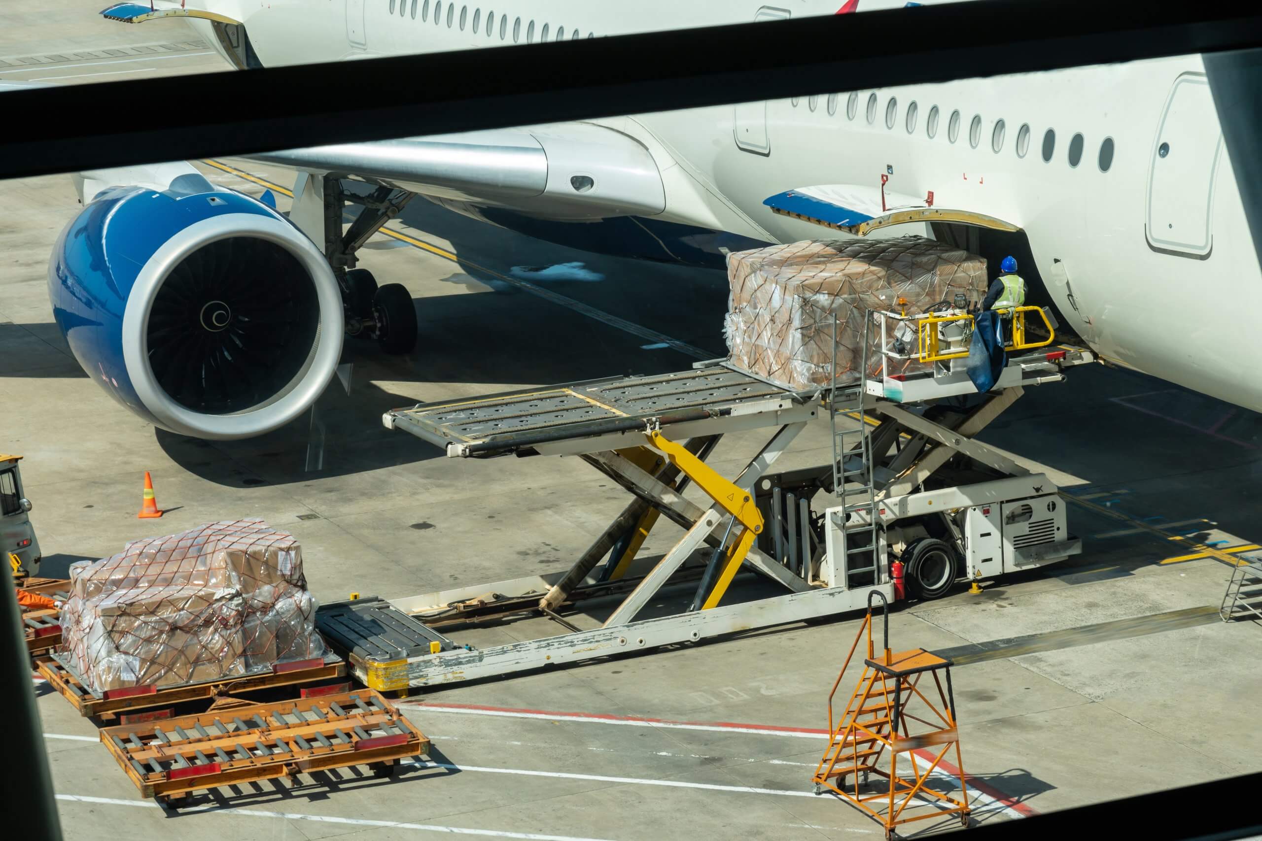 automotive air cargo charter flight